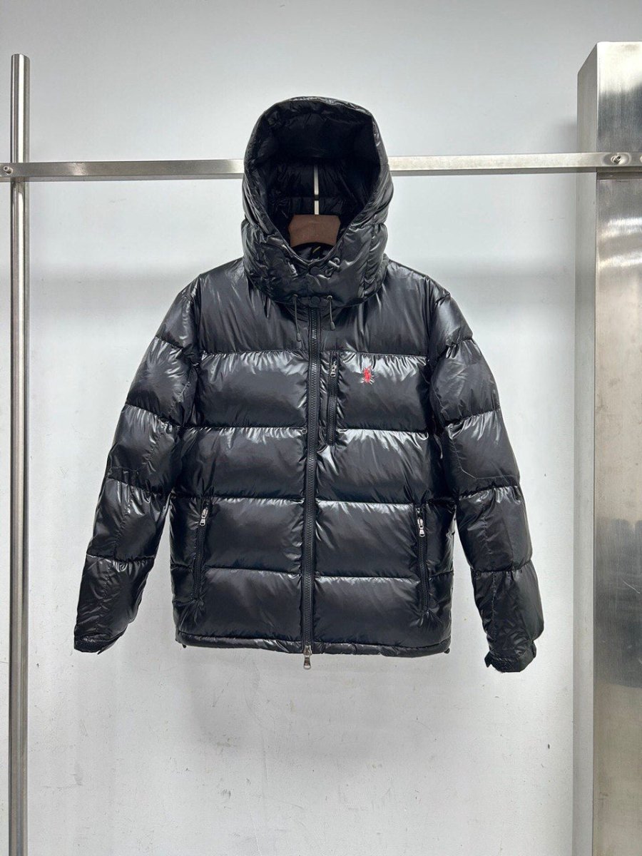 Doudoune noire brillante à capuche