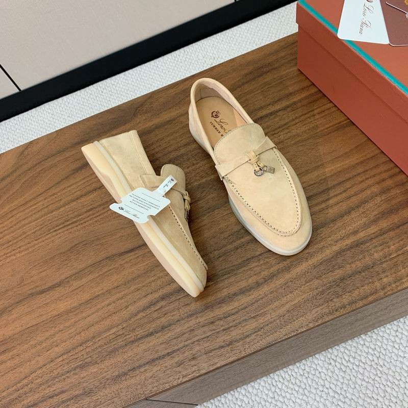 Mocassins en daim crème