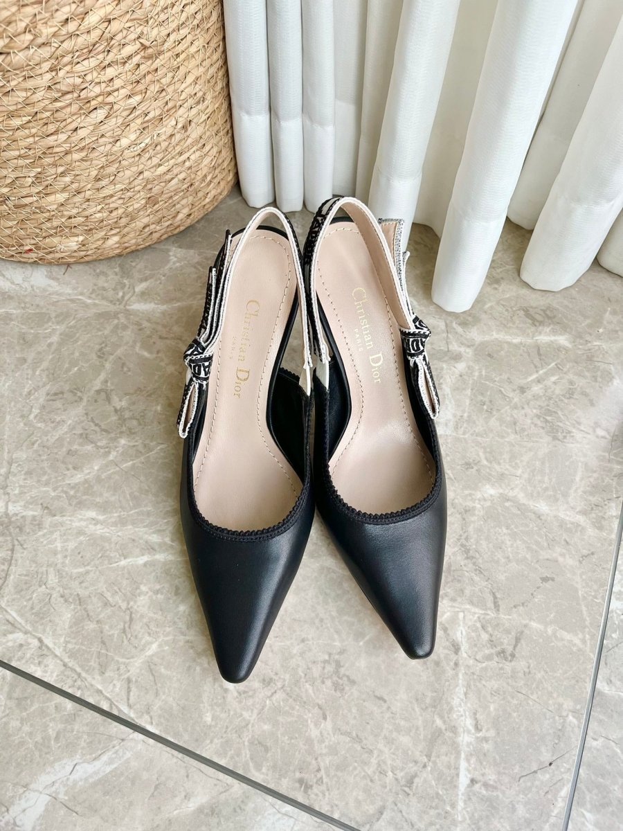 Sandales brodées en jacquard