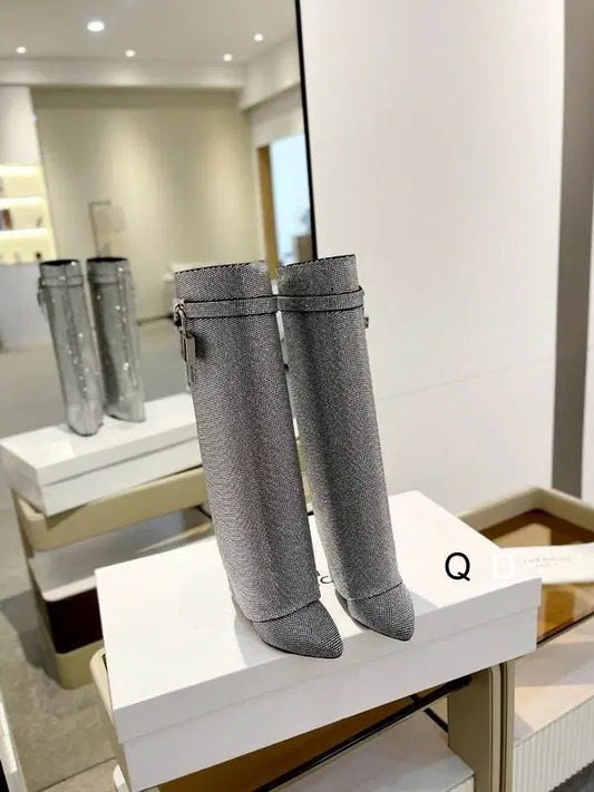 Bottes hautes ornées de cristaux