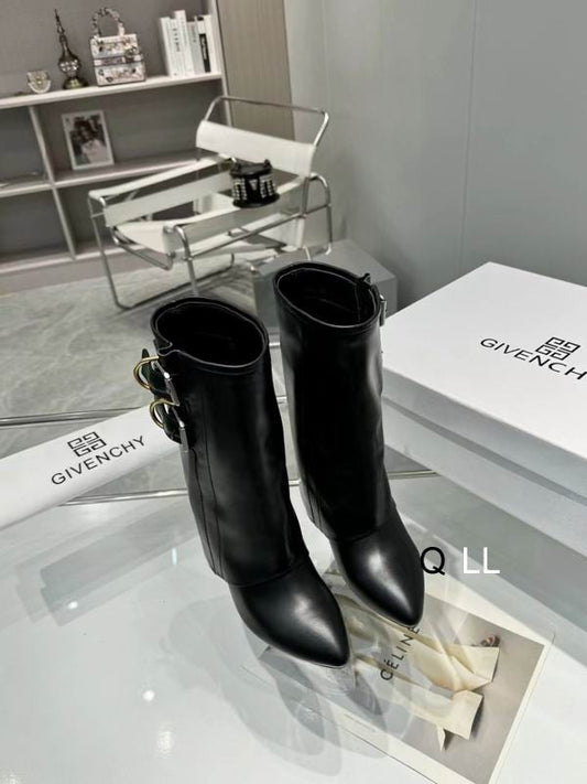 Bottes mi-mollet à boucle sculptée