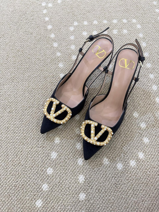 Viral pick black heels