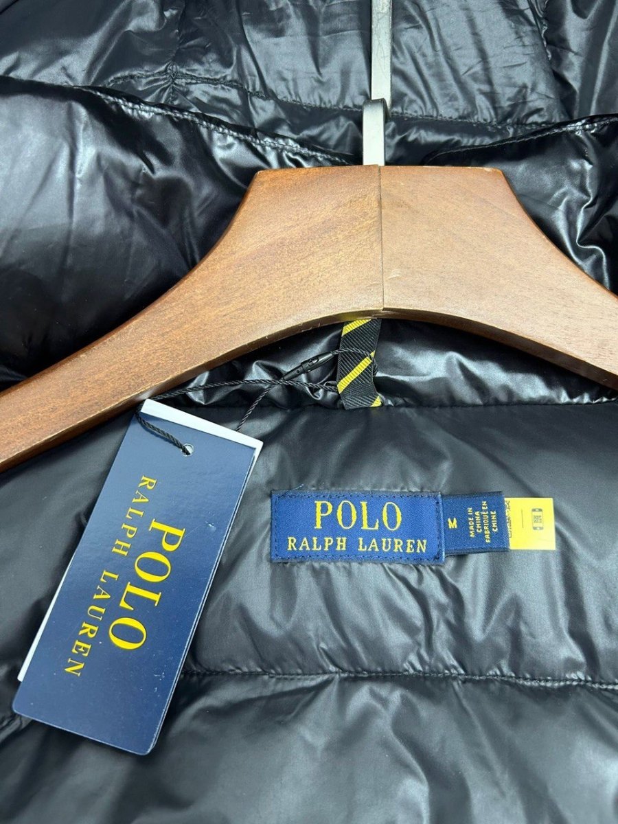 Doudoune noire brillante à capuche