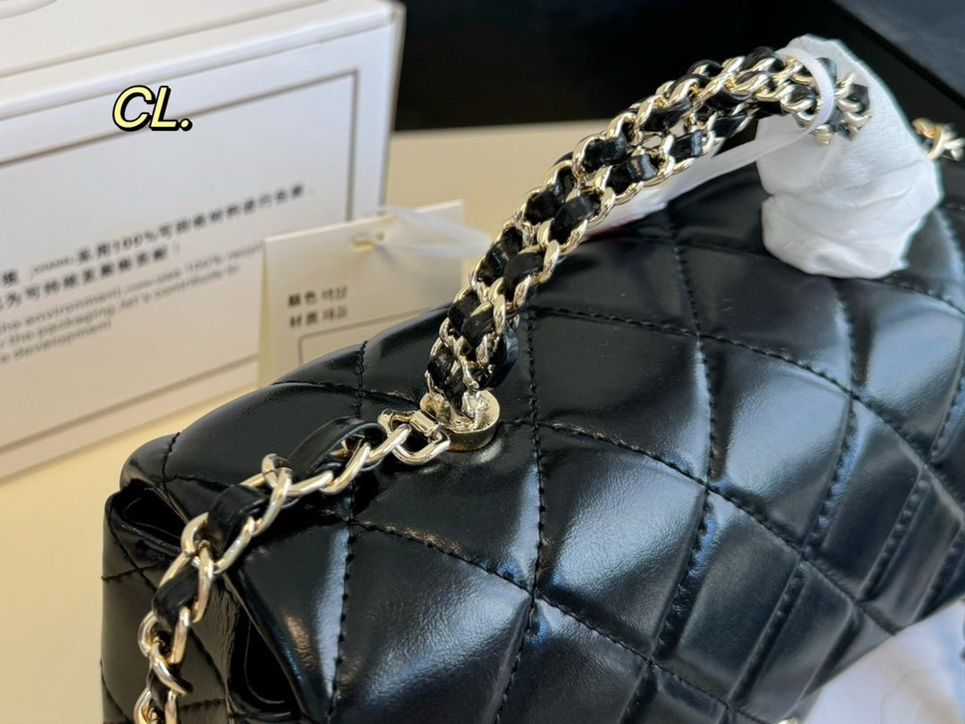 Classic Chain Shoulder Bag