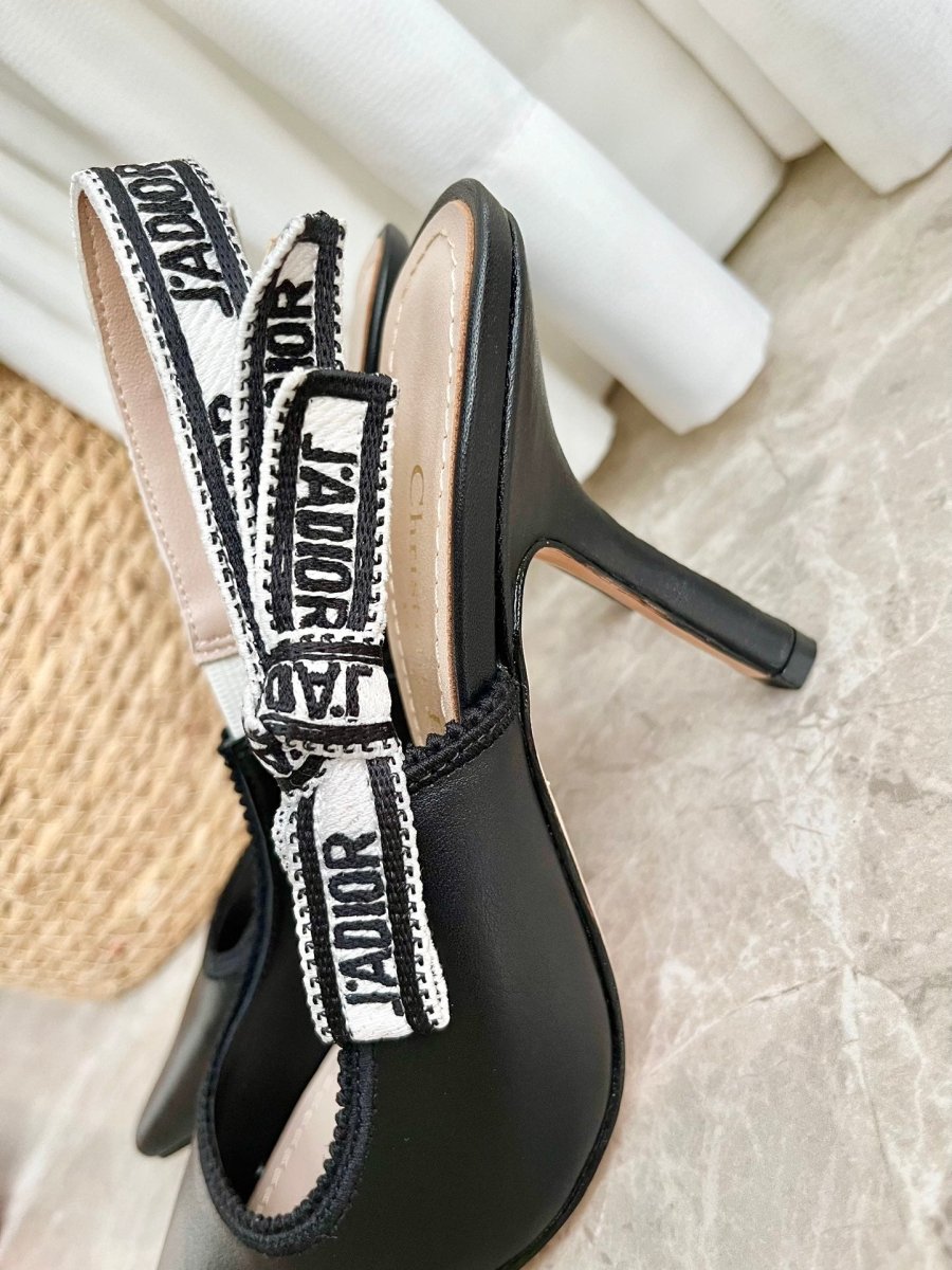 Sandales brodées en jacquard