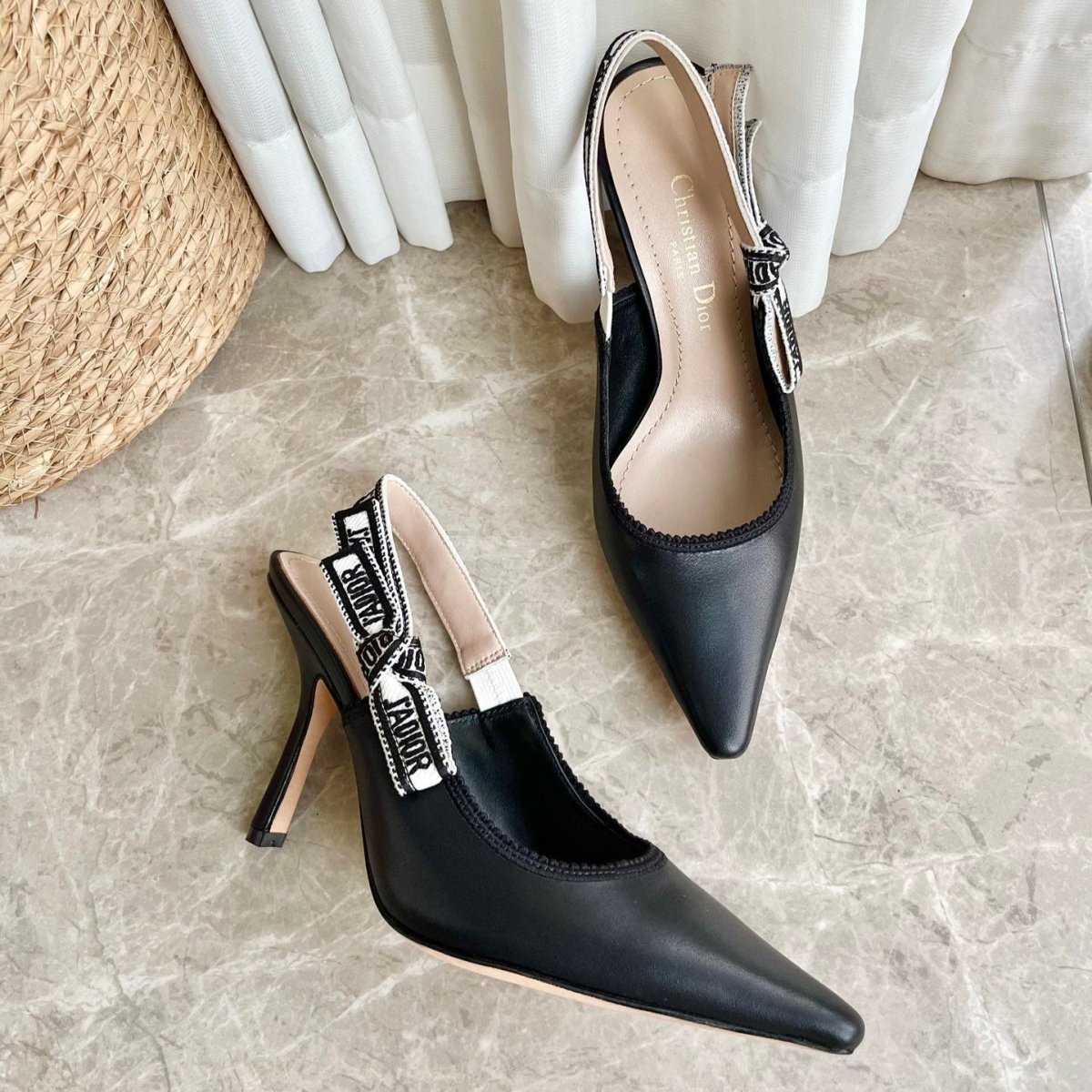 Sandales brodées en jacquard