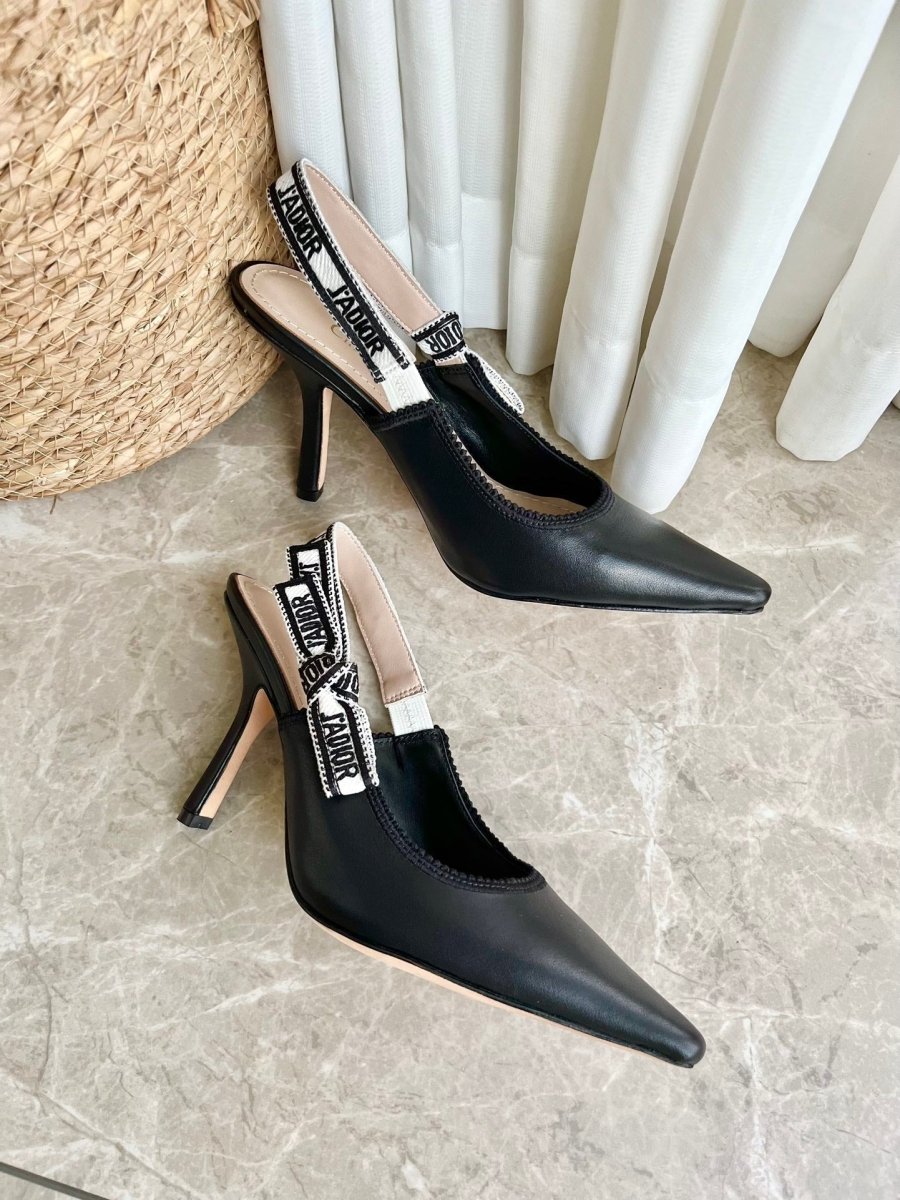 Sandales brodées en jacquard