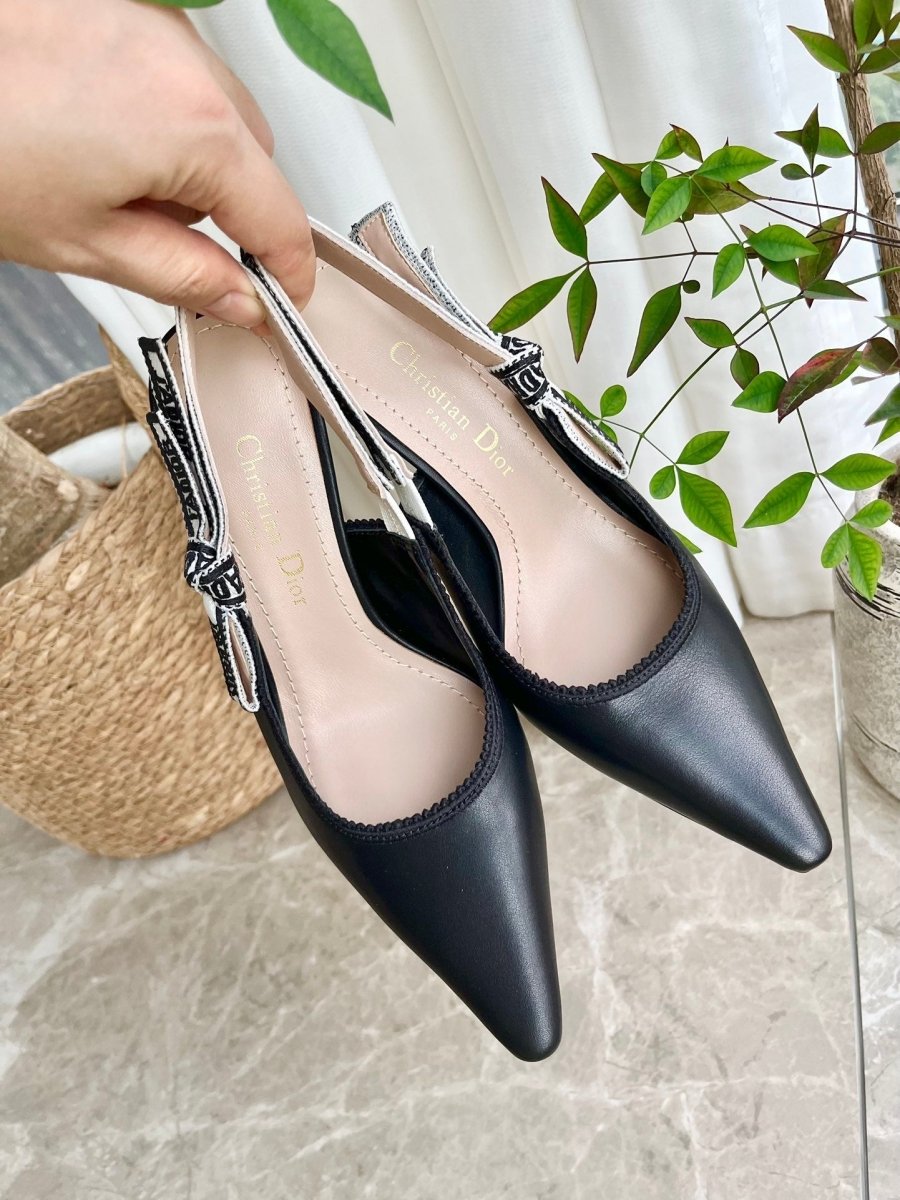 Sandales brodées en jacquard