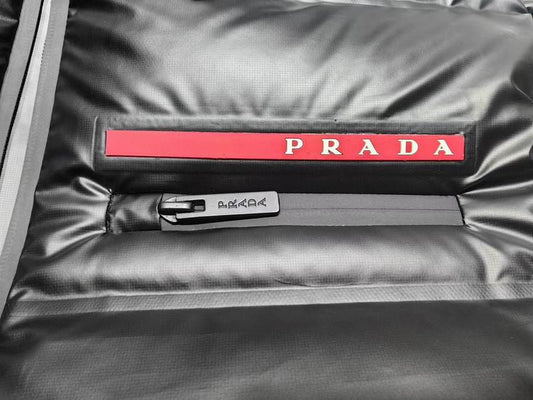 Doudoune brillante à capuche