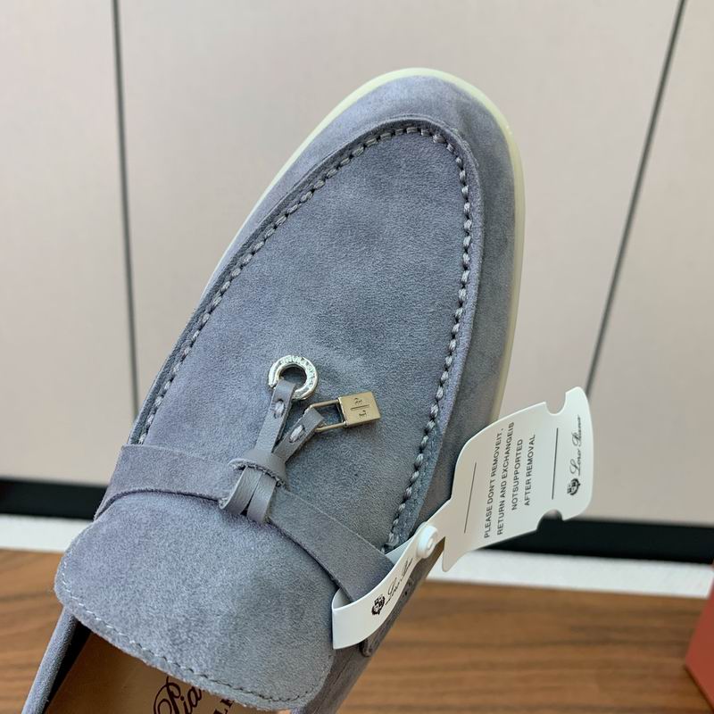 Mocassins en daim gris