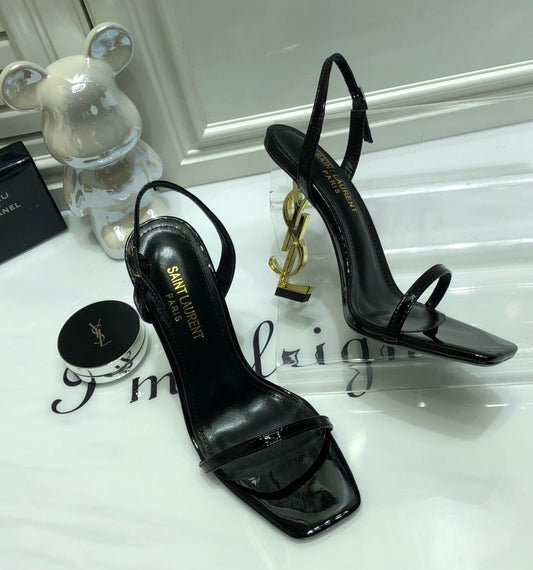 Talons iconiques dorés