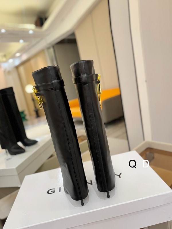 Bottes hautes à cadenas doré