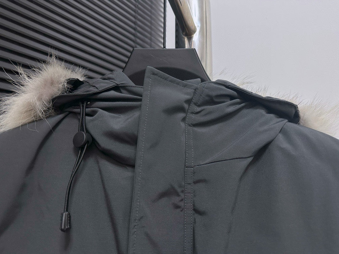 Parka d'expédition haut de gamme en duvet