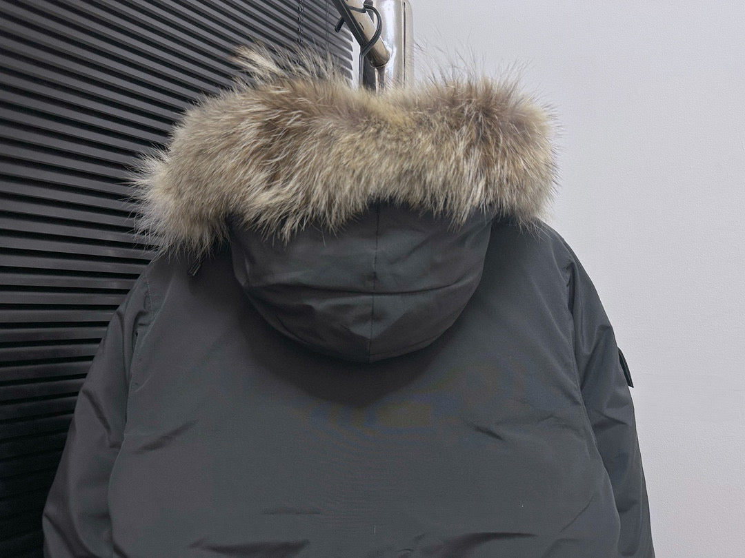 Parka d'expédition haut de gamme en duvet