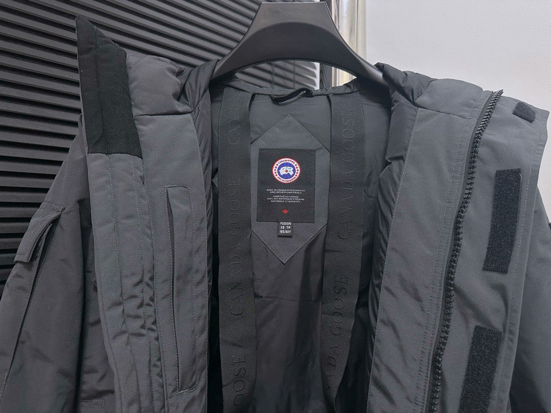 Parka d'expédition haut de gamme en duvet