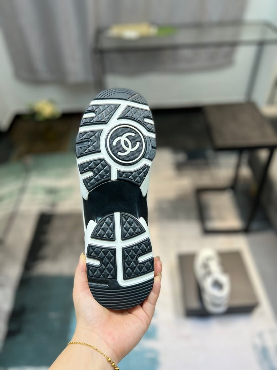 Baskets haut de gamme en daim et mesh