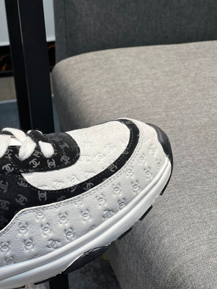 Baskets haut de gamme en daim et mesh