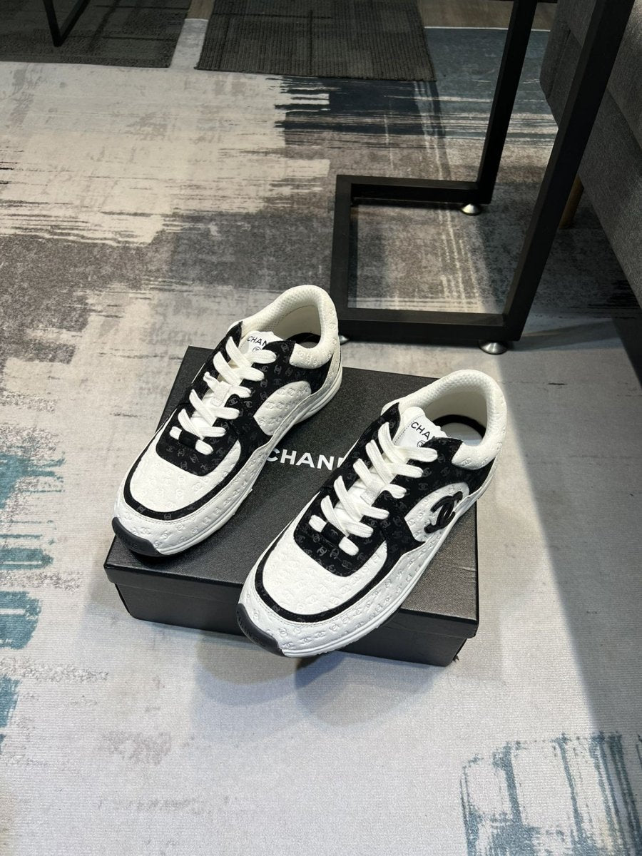 Baskets haut de gamme en daim et mesh