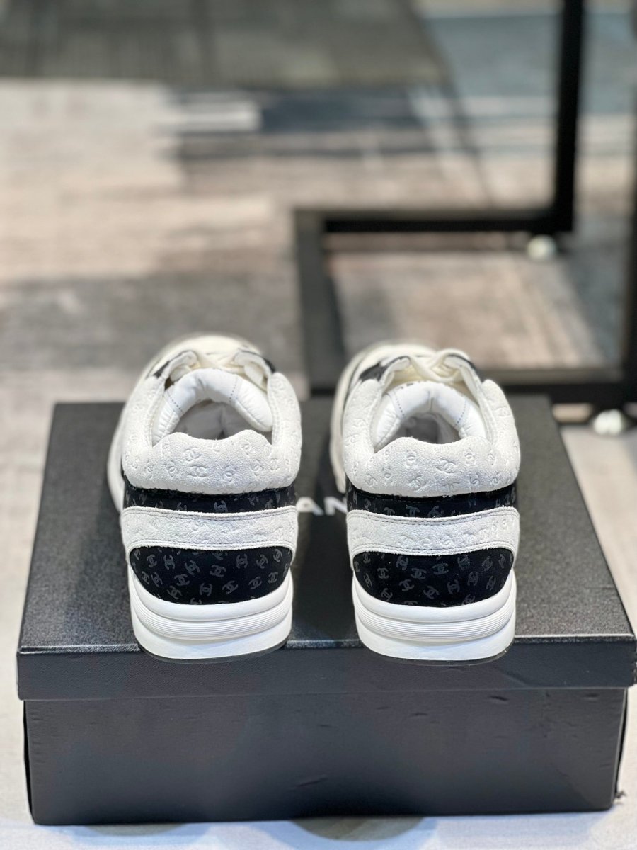 Baskets haut de gamme en daim et mesh