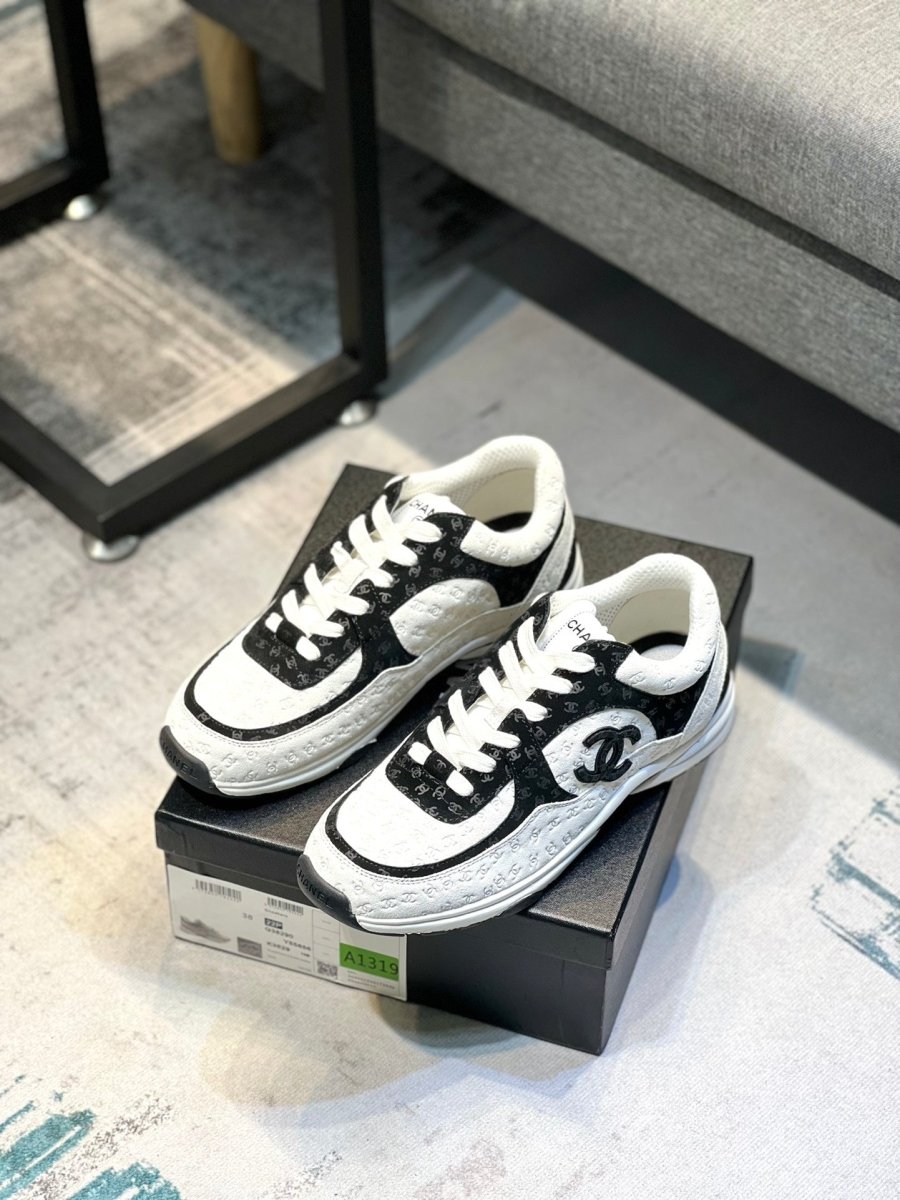 Baskets haut de gamme en daim et mesh