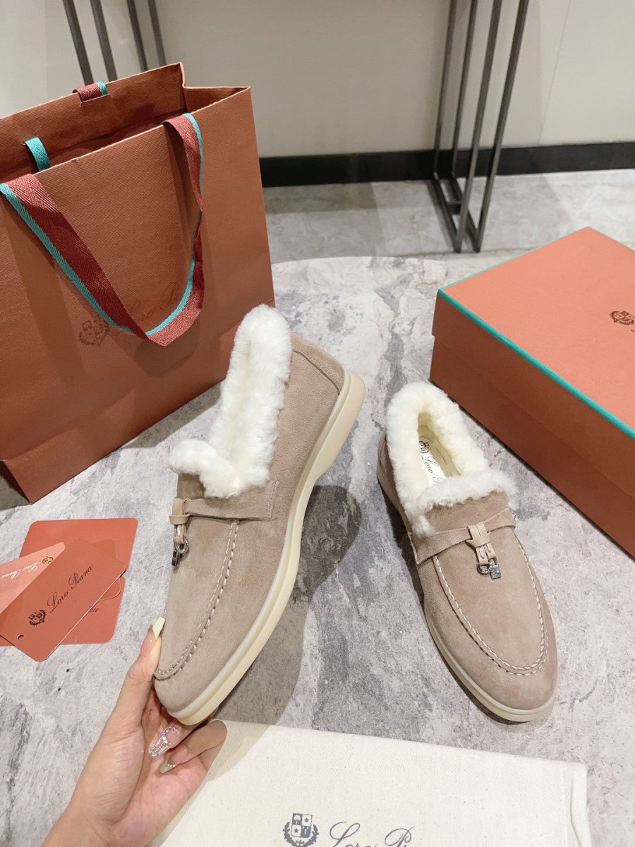 Mocassins en cuir à pampilles