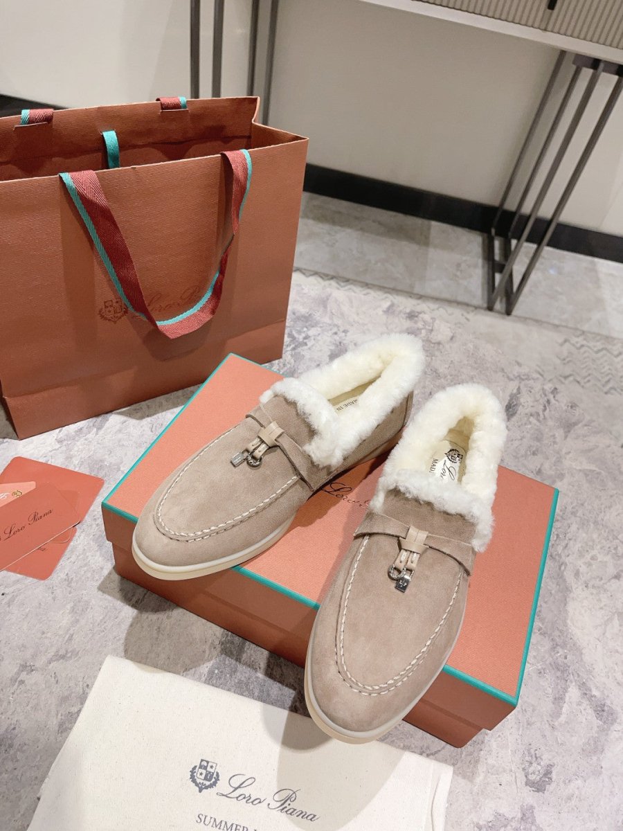 Mocassins en cuir à pampilles