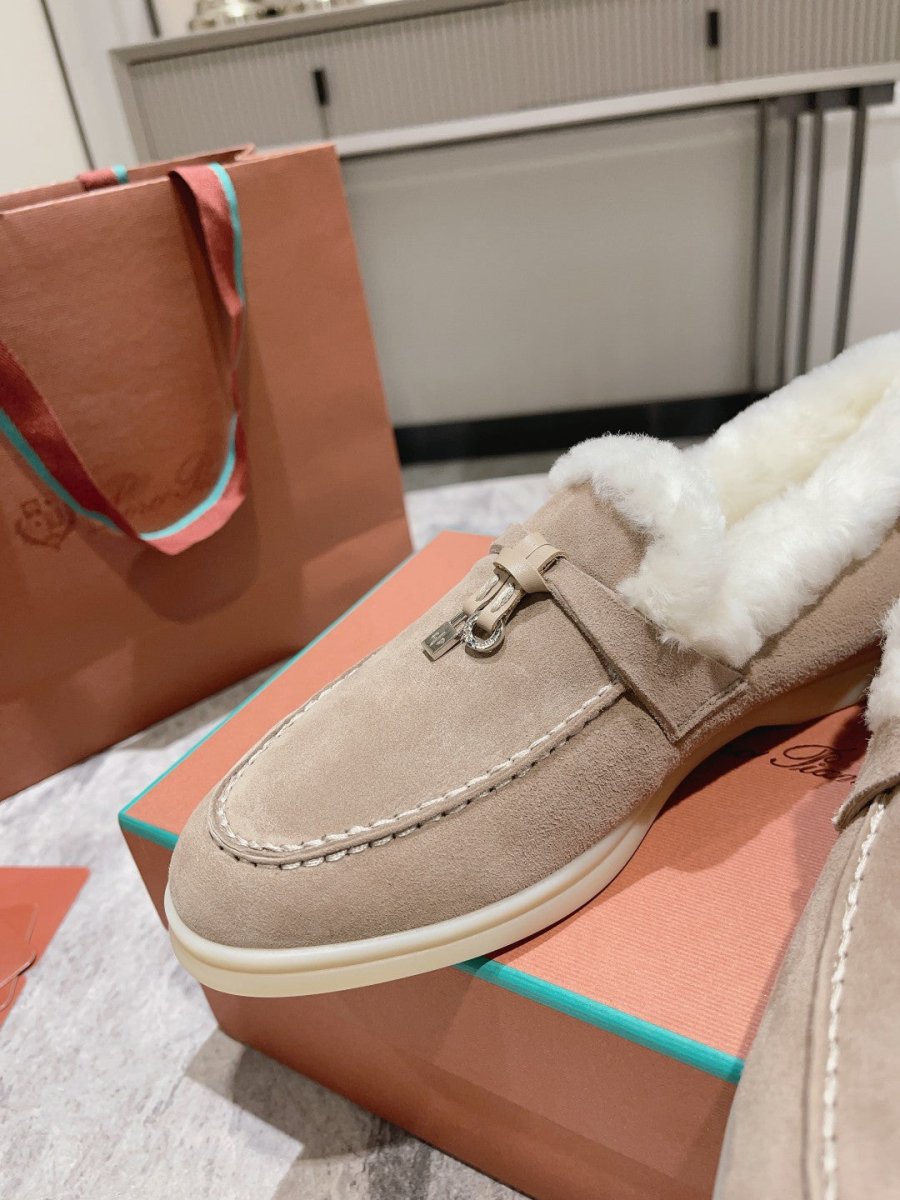 Mocassins en cuir à pampilles