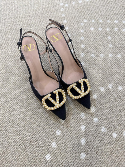 Viral pick black heels