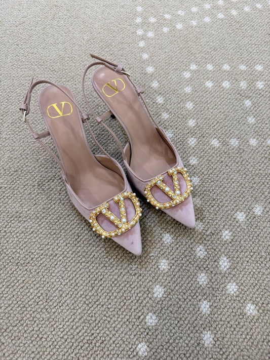 Viral pick pink heels